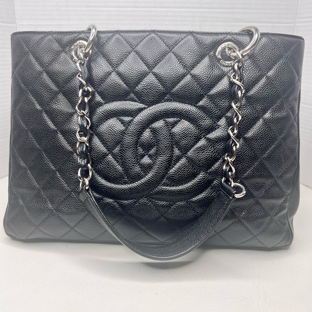 CHANEL GST Black Quilted Caviar Shoulder Bag with Silver Hardware